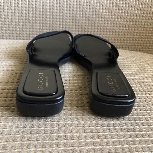 AUTHENTIC MONOGRAM GUCCI SANDAL - Picture 3 of 9